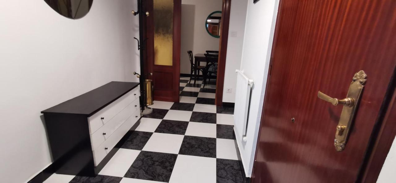 A Cinco Minutos De Todo Apartment Овиедо Екстериор снимка